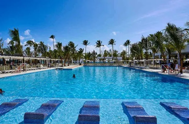 All Inlcusive Clubhotel Riu Bambu Punta Cana swimming pool